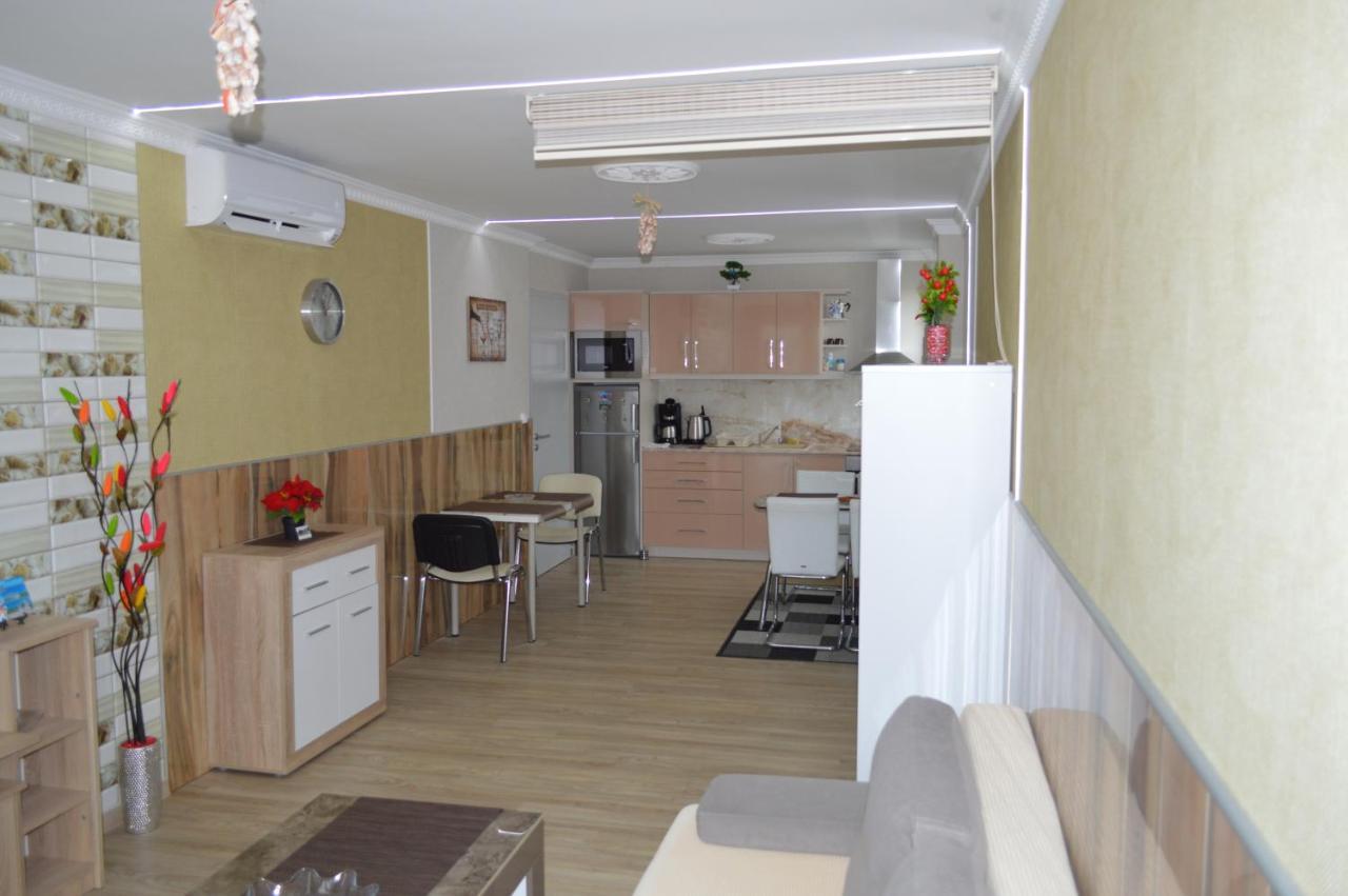 Appartamento Siofok Ezuestpart Granada 2 Koezvetlen Vizparti Apartman Esterno foto