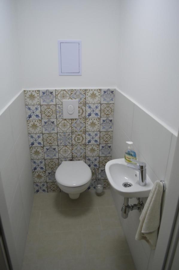 Appartamento Siofok Ezuestpart Granada 2 Koezvetlen Vizparti Apartman Esterno foto