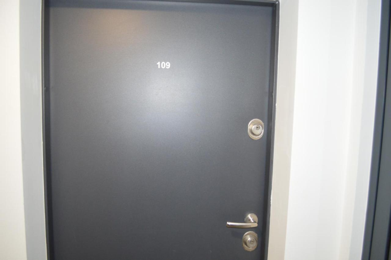 Appartamento Siofok Ezuestpart Granada 2 Koezvetlen Vizparti Apartman Esterno foto