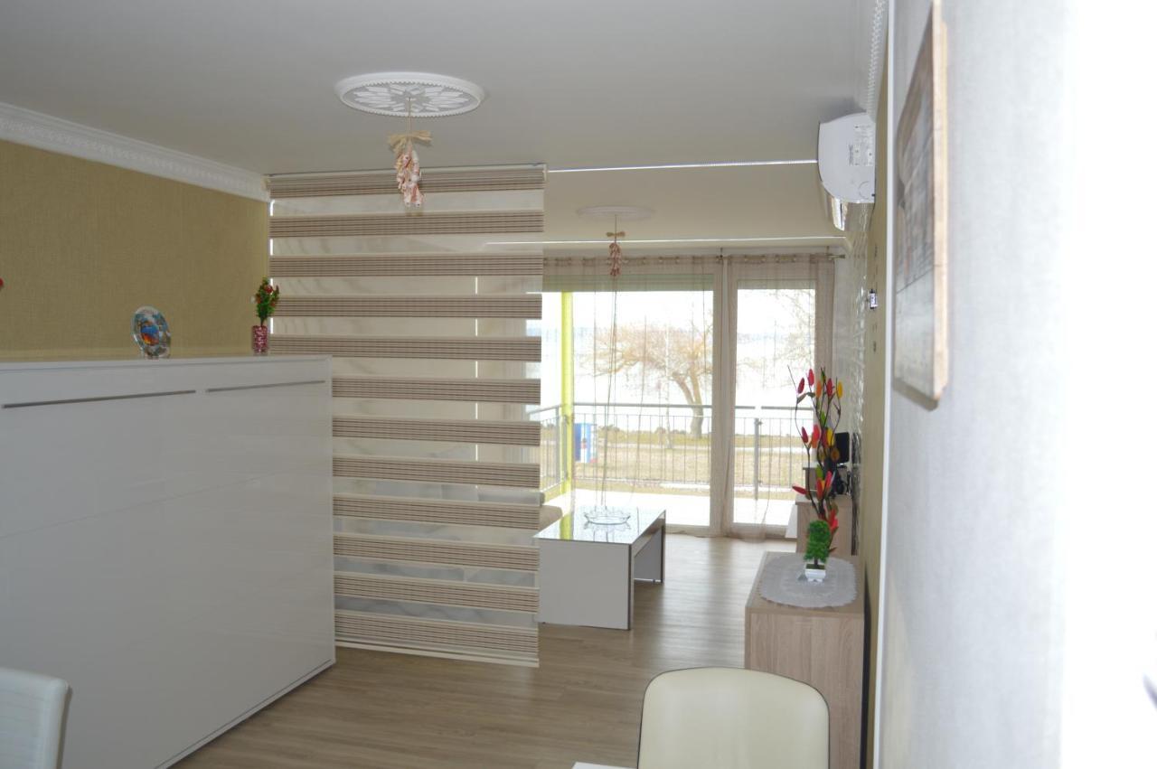 Appartamento Siofok Ezuestpart Granada 2 Koezvetlen Vizparti Apartman Esterno foto